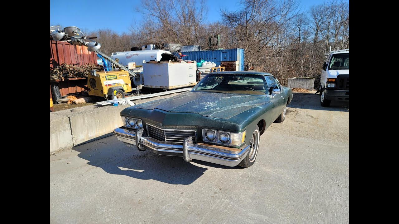 Спасённый со свалки хвост Buick Riviera Boat 1973 года
