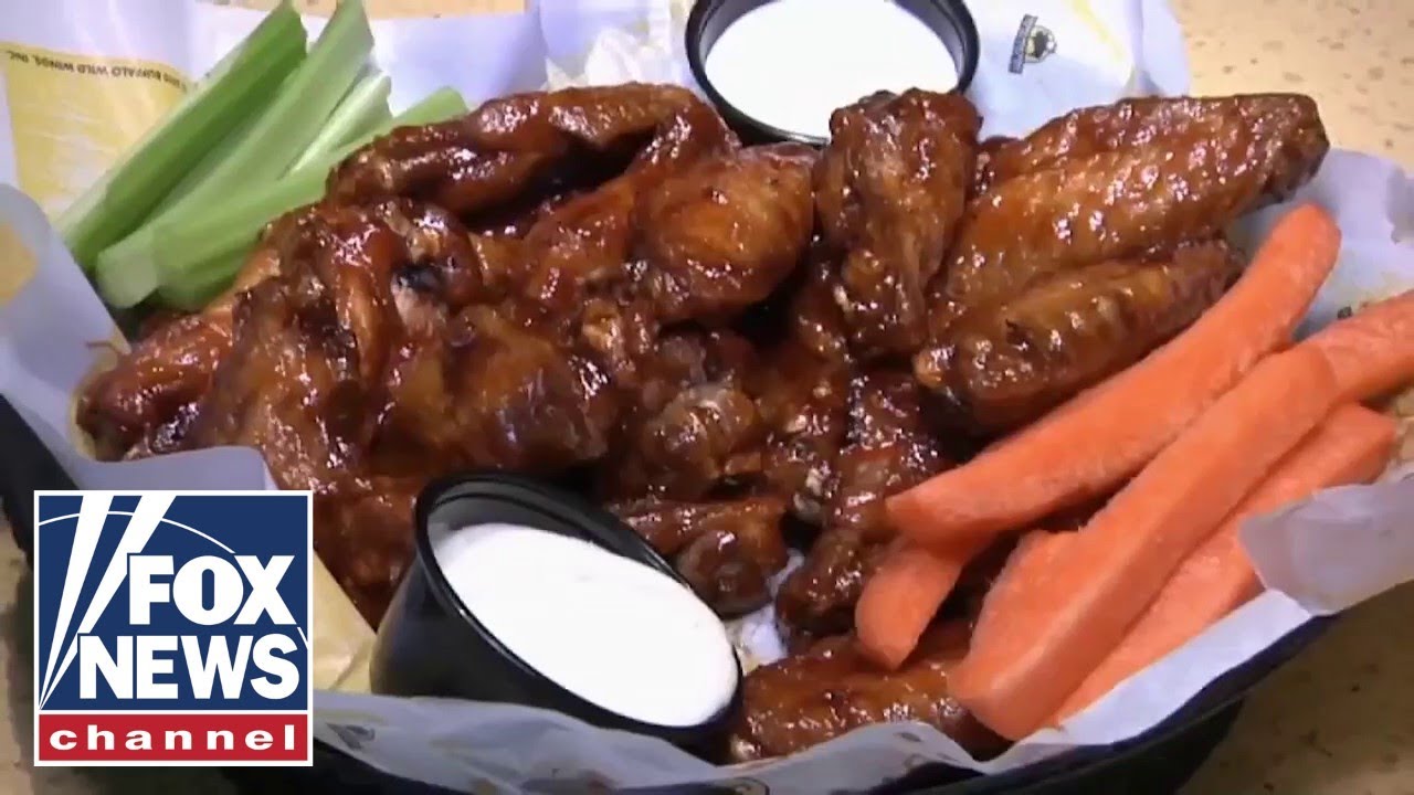 'Fox & Friends First' hosts take on ATOMIC WINGS