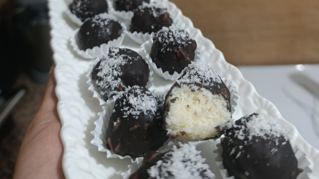 حلوى الكوكو بدون فرن وبدون مرشم 🥥 سهلة وسريعة فـ10 دقايق