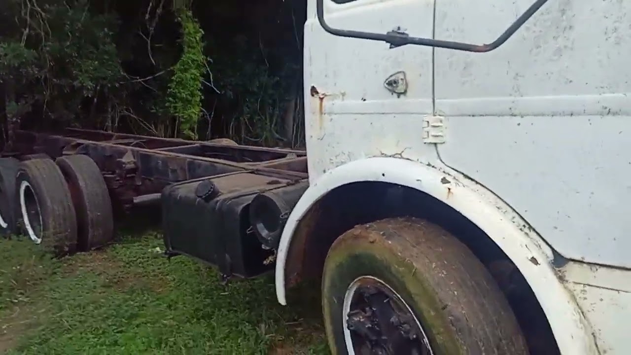 Caminhão antigo fitão!