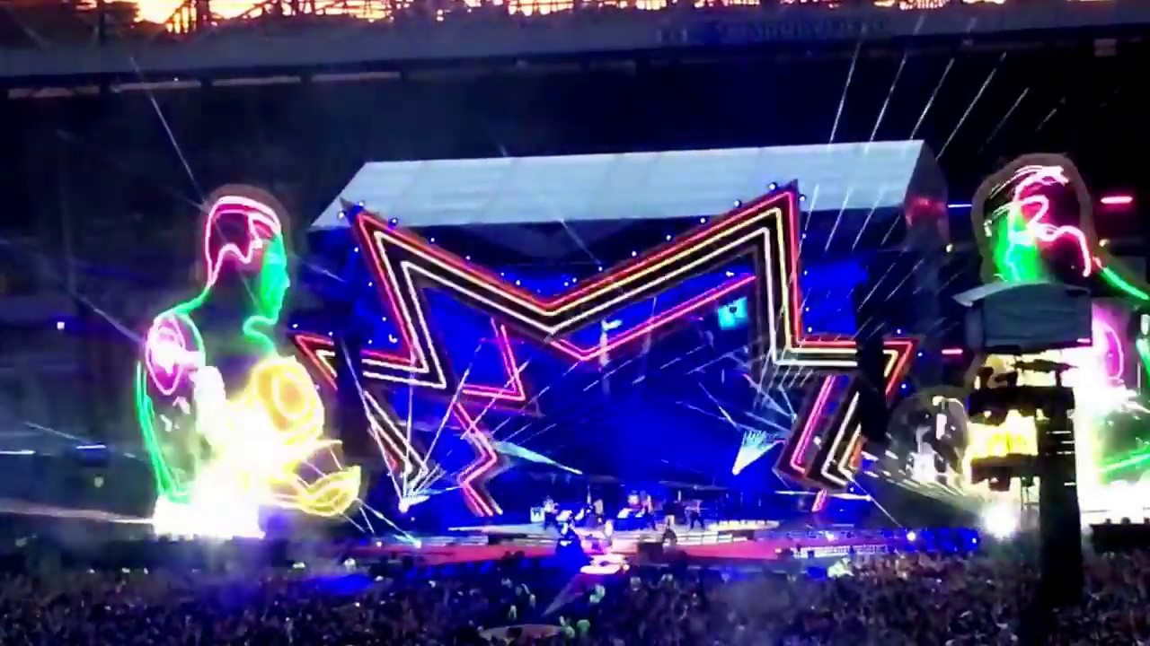 Robbie Williams Rock DJ BT Murrayfield Stadium 9 June 2017