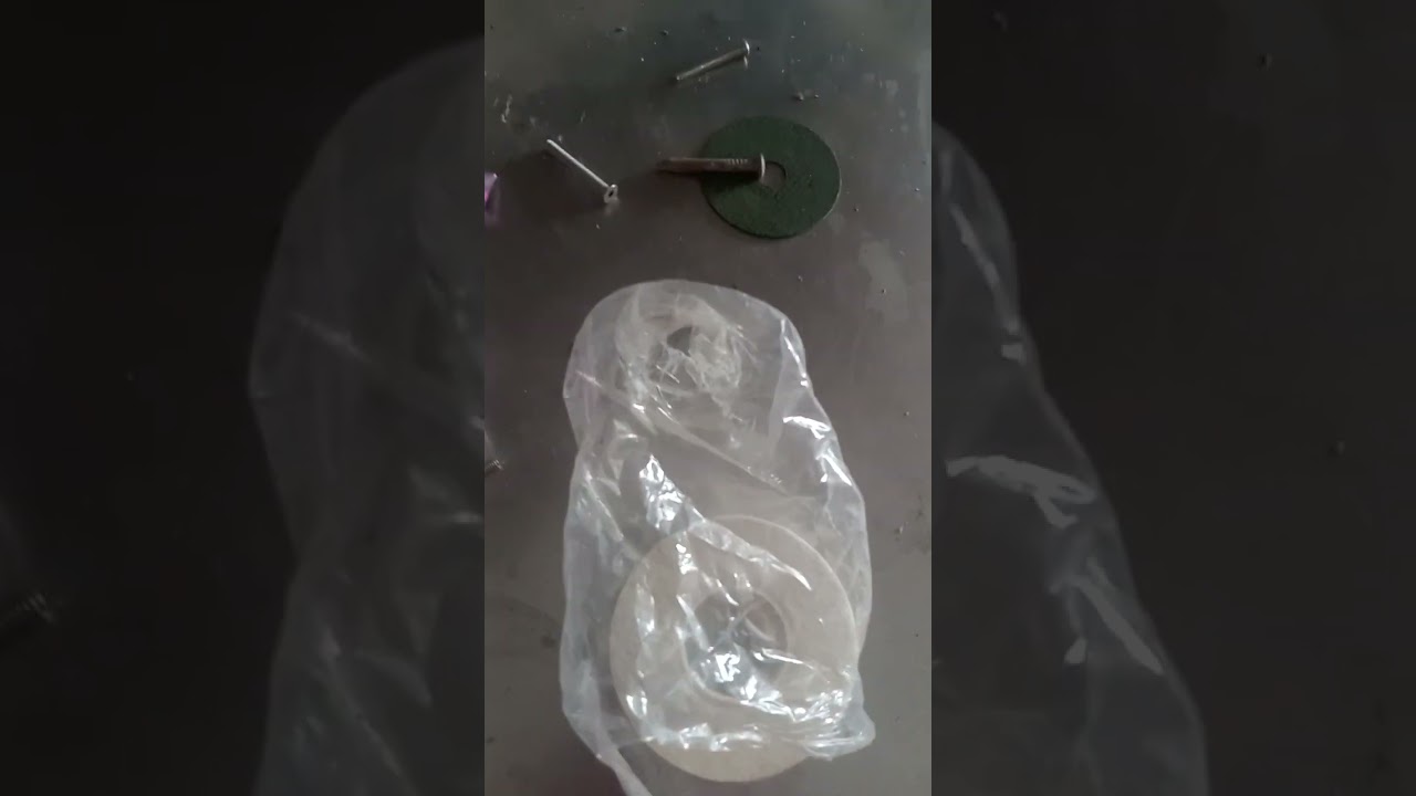 दुकान की साफ सफाई करने का वीडियो