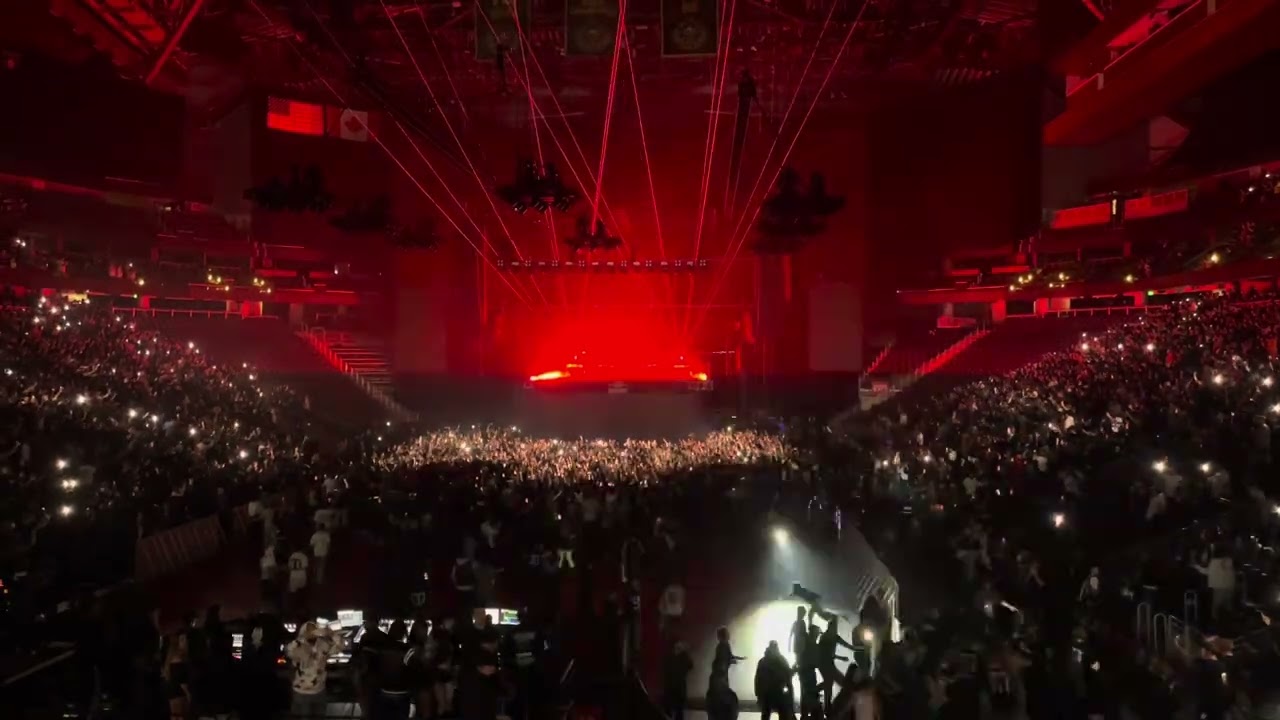 Ken Carson ANTAGONIST TOUR  SEATTLE Lord Of Chaos Fans Rush The Floor!
