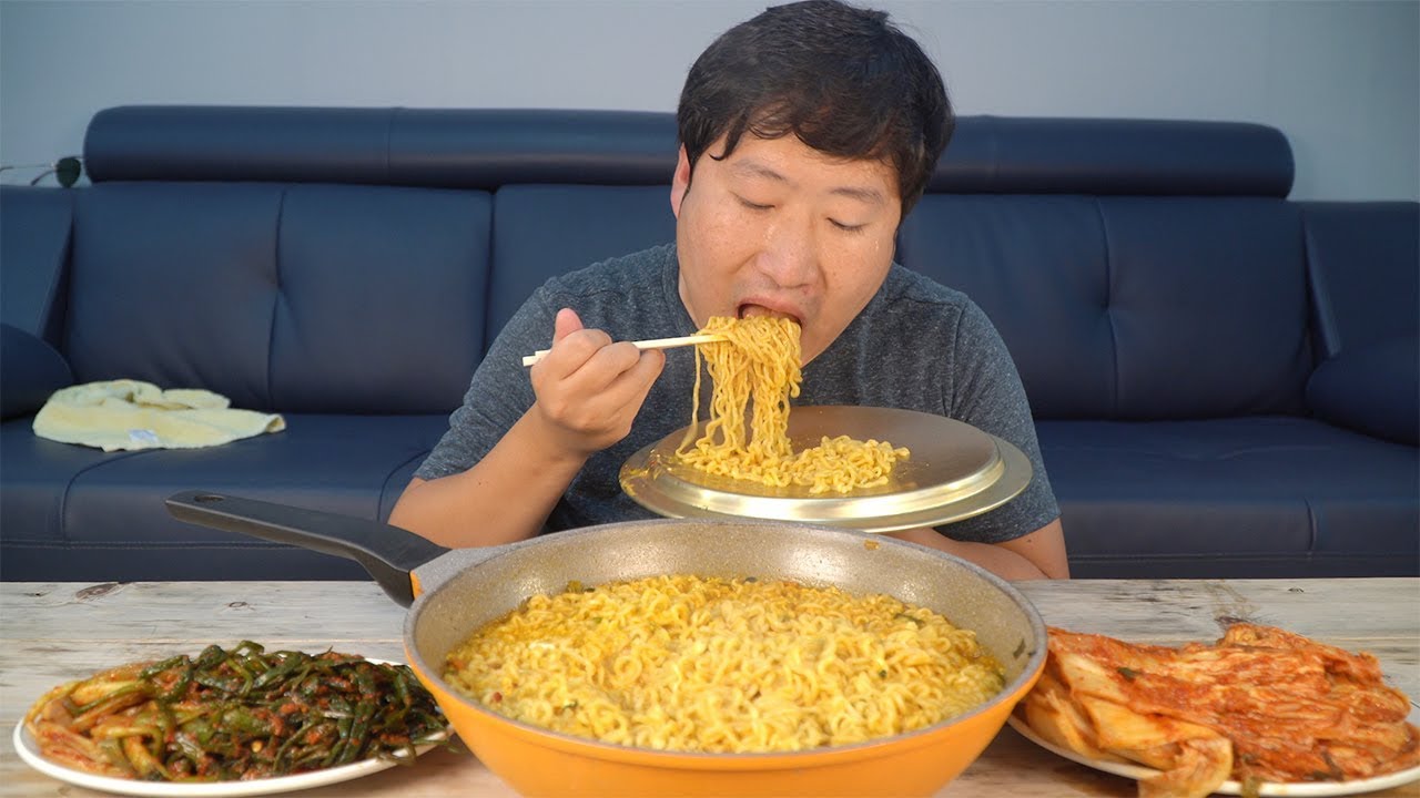 계란 3개 풀어~ 걸죽하게 [[진라면 매운맛(Jin ramen spicy)]] 요리&먹방!! - Mukbang eating show