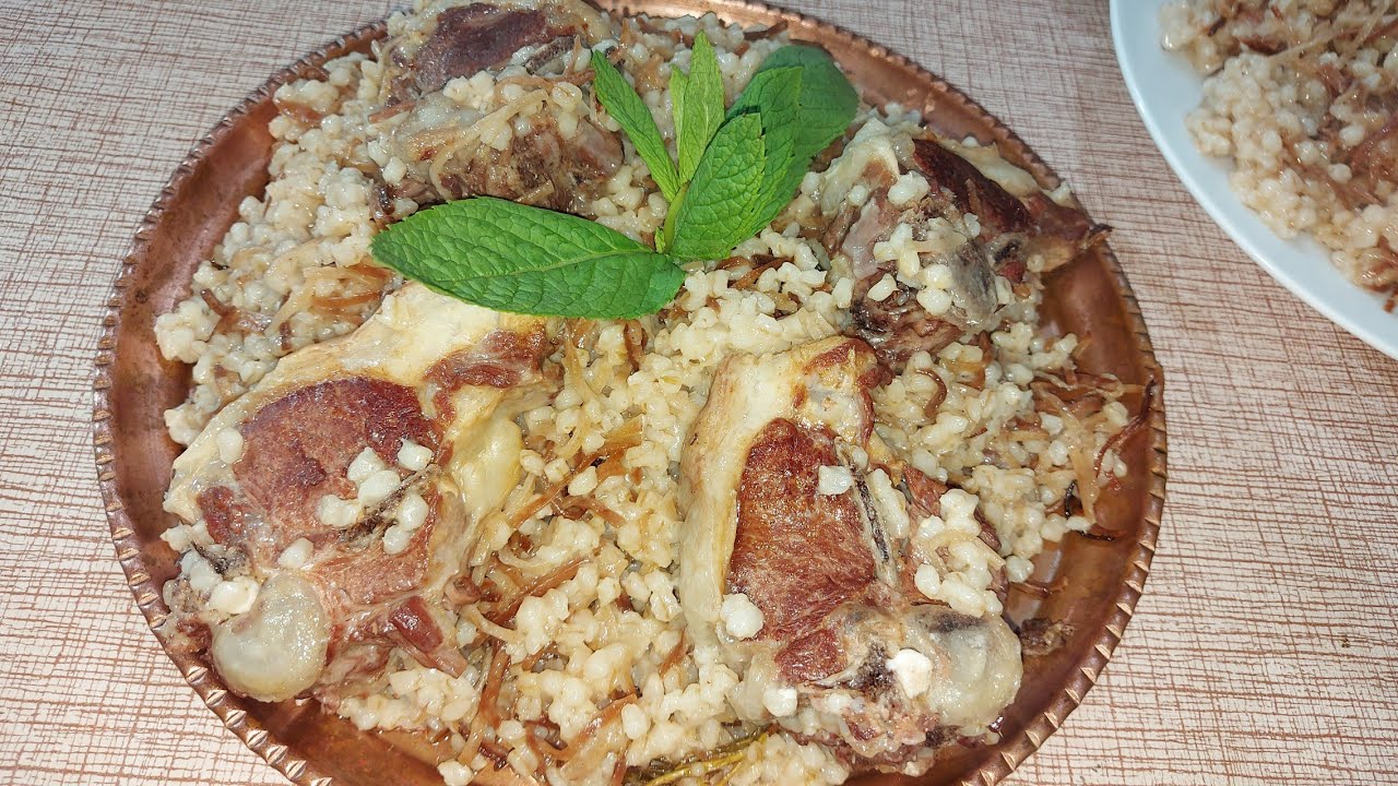Geleneksel ve özel günlerin Etli Kemikli dövme / keşkek / Yarma pilavı nasıl Yapılır ?  ( biryani )