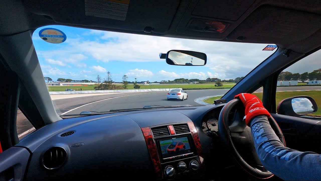 Mitsubishi Colt Ralliart catches up with BMW M4 at Phillip Island but...