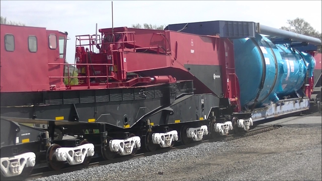 Norfolk Southern  052 w/ Schnabel car WECX 800