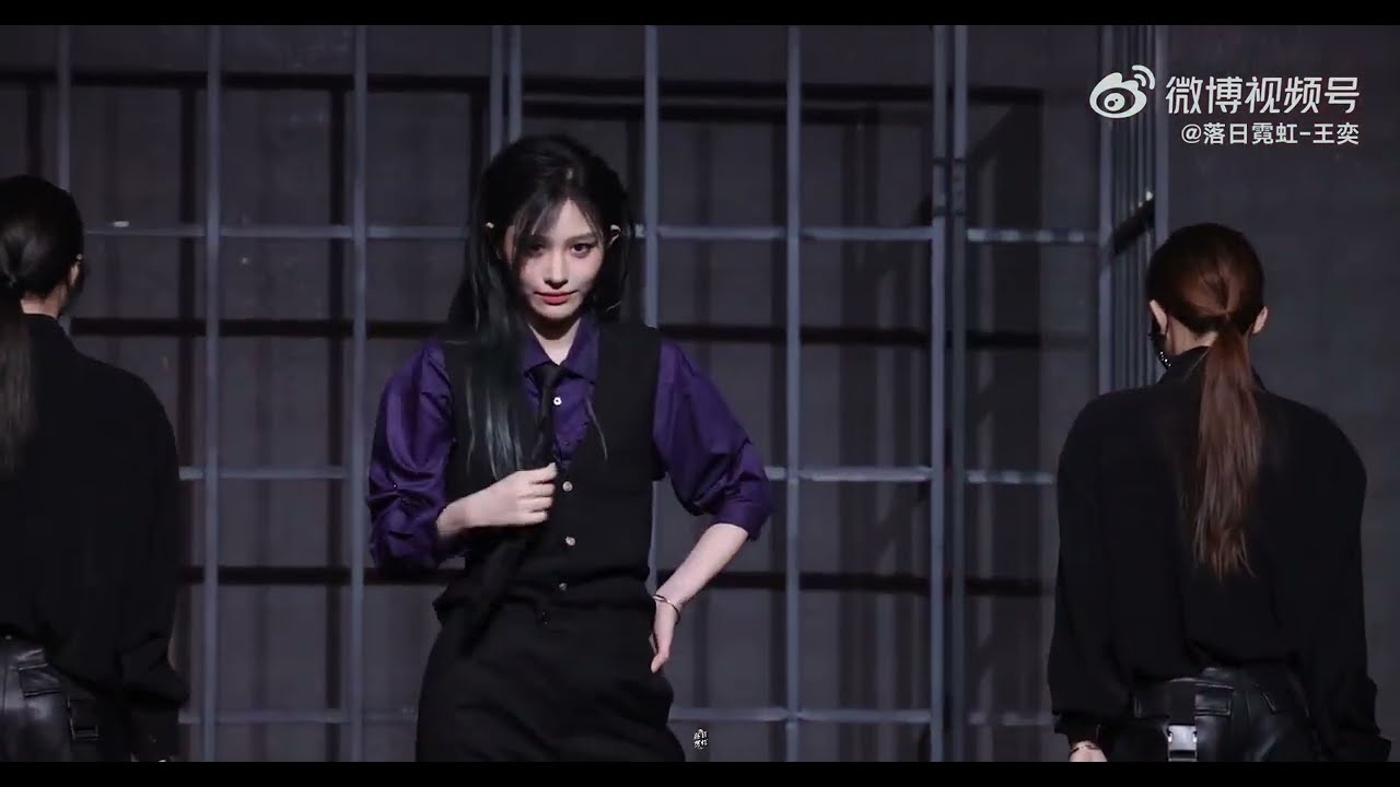 SNH48[Wang Yi] 低啸 Unit. Sinh nhật hội của Vương Dịch chủ đề 『Duy Nhất』Unit này của ẻm mất máu quá à🙈