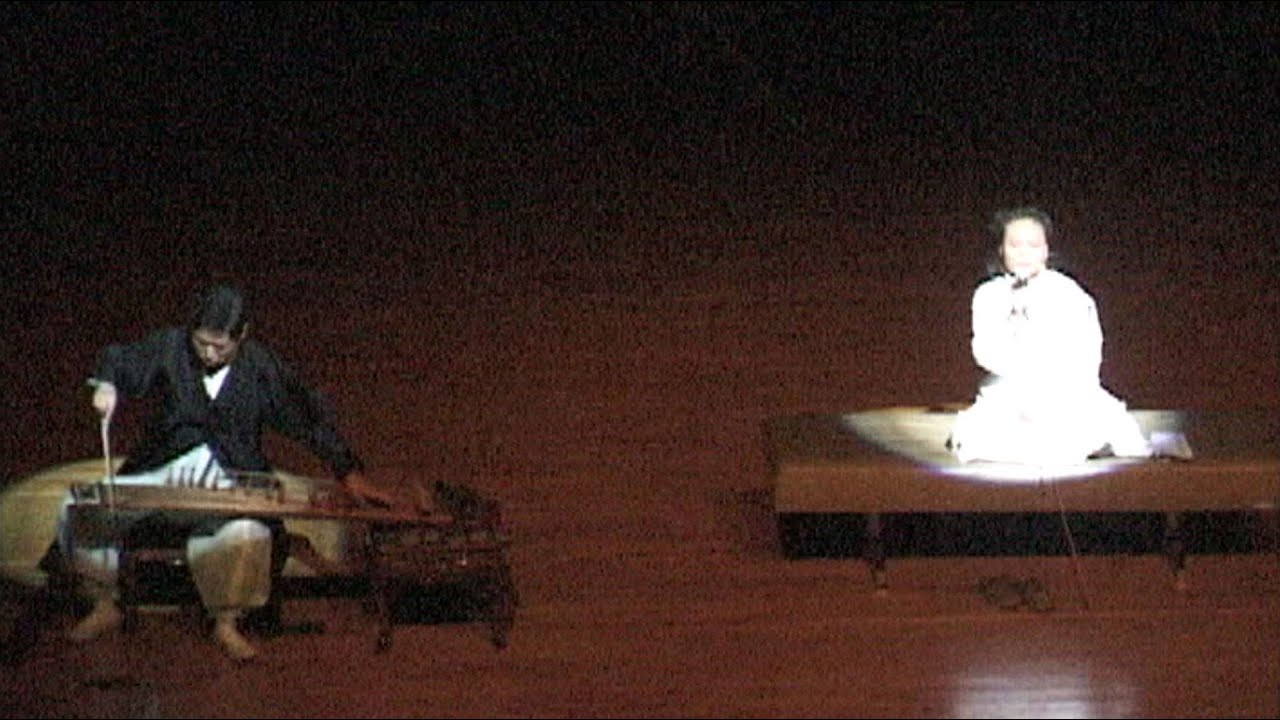 황병기(가야금) 홍신자(목소리) '미궁' Byungki Hwang(Kayakum) & Sincha Hong(Voice): The Labyrinth 1996년 국악음반박물관 촬영본