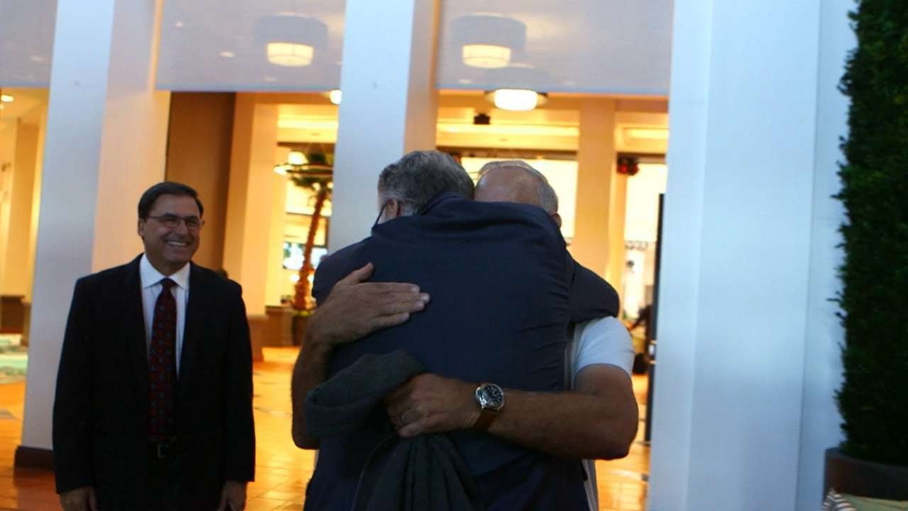 Morris and Trammell embrace after getting into HOF