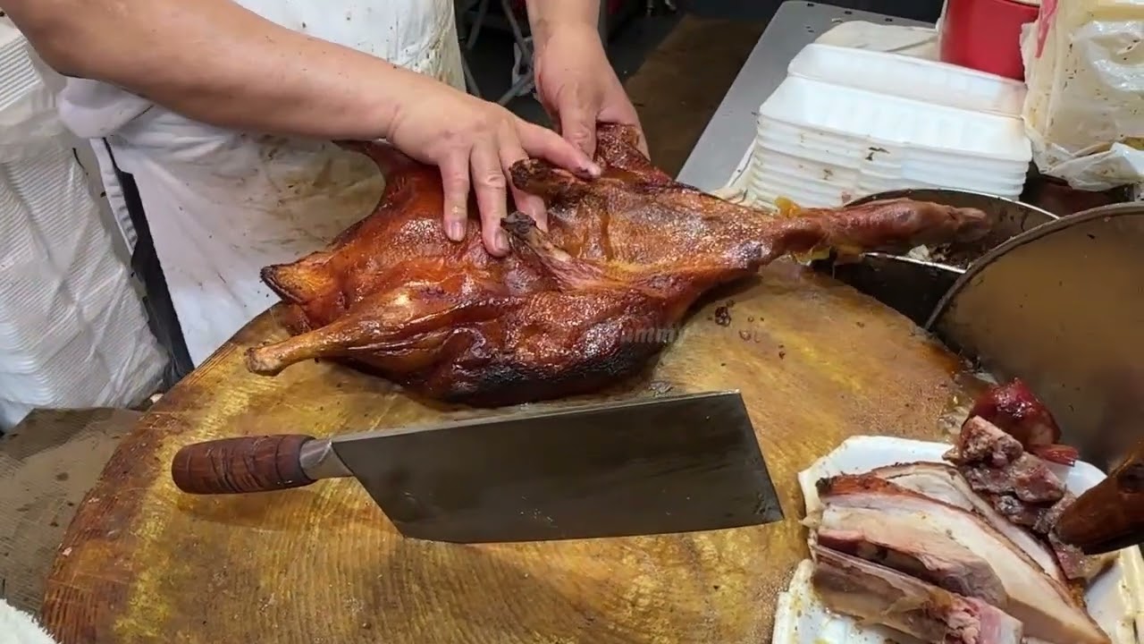 佐敦上海街新强记 燒味老舖，快刀手肥仔師傅，熱辣辣#燒鴨#烧鹅，脆皮#燒豬，脆皮#燒乳豬 玫瑰露#油鷄，肥美腩仔#叉燒 #旅游 #燒臘 #香港美食 #streetfood #vlog #探店 #餐廳