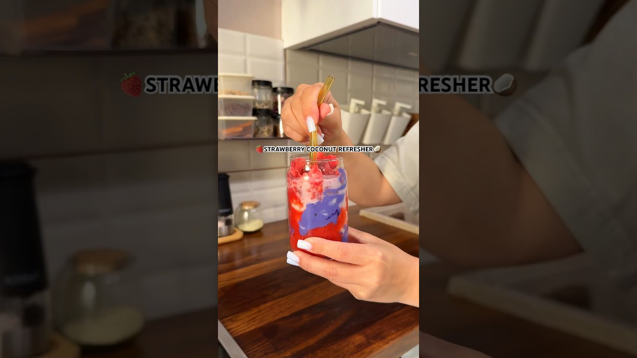 Strawberry coconut refresher🍓🥥#рецепты #асмр #влог #полезнаяеда #еда #лимонад #напиток #лето