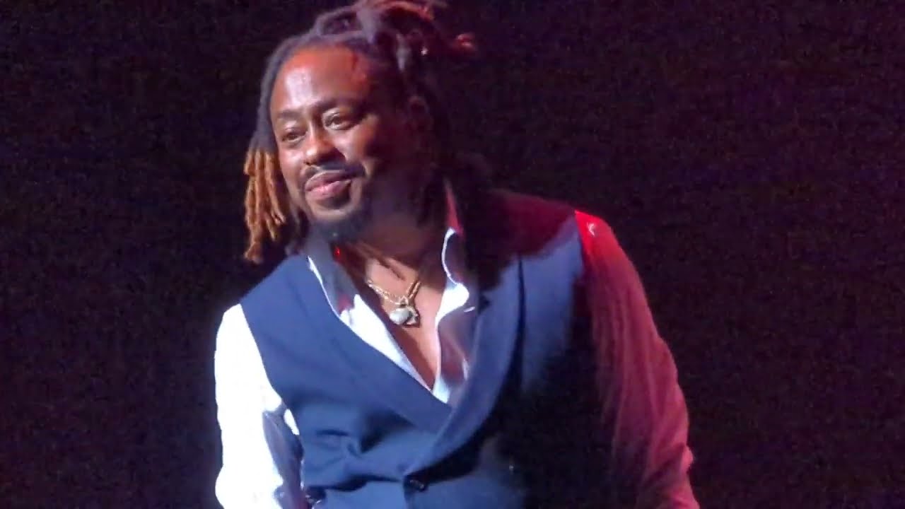 RAHEEM DEVAUGHN Gets PUT ON HIS KNEES in His MOST SENSUAL SEDUCTIVE SET @ Thanksgiving R&B Fest 2023