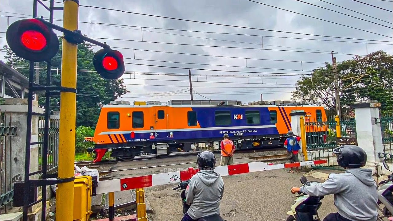 3 Perlintasan Kereta Api Palang NIPPON SIGNAL Minimalis di Lintas Bogor - Jakarta Kota