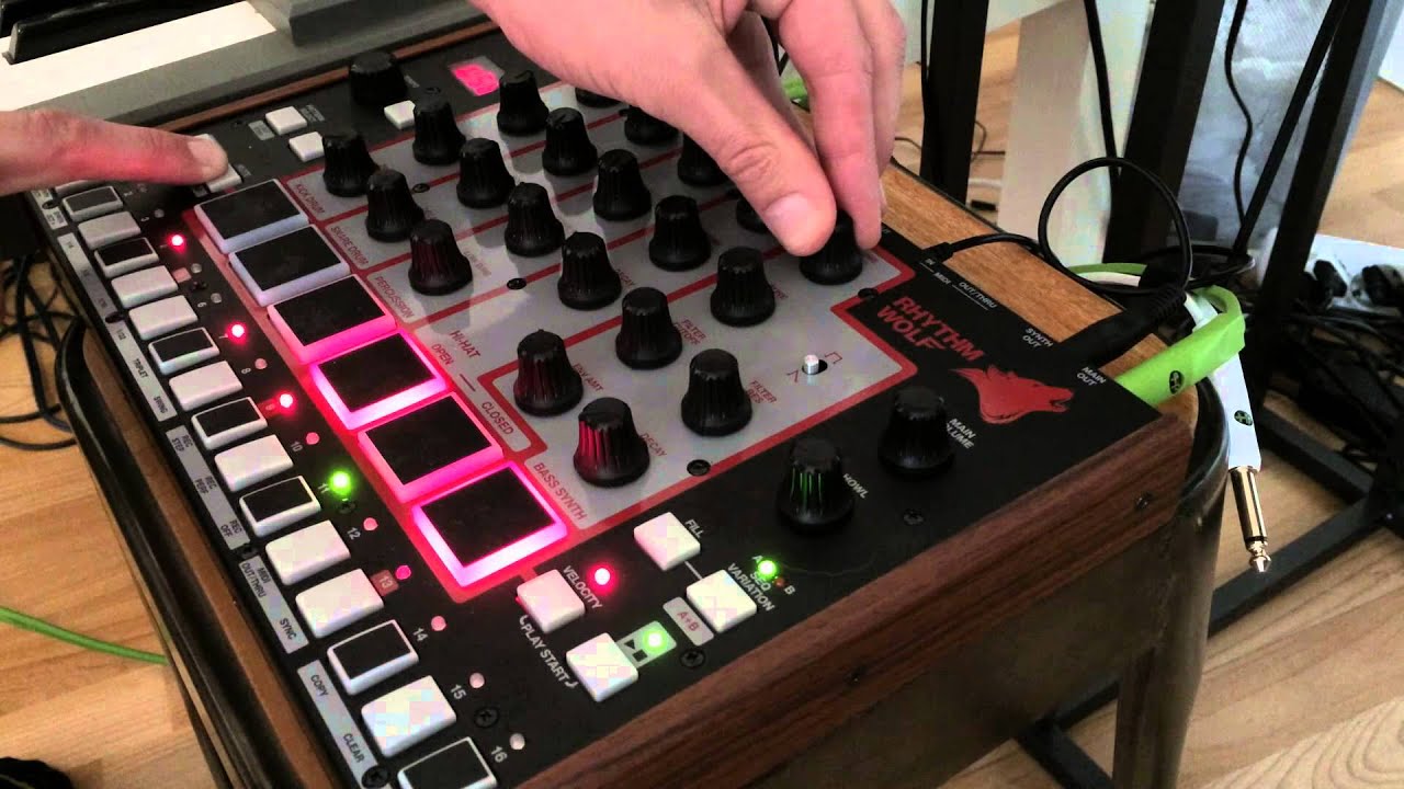 Akai Pro Rhythm Wolf (Demo)