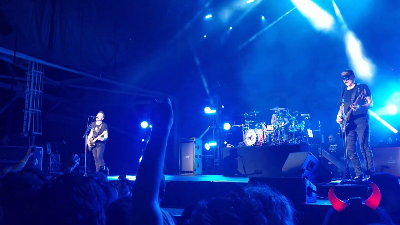 Blink 182 - Sober (live for the 1st time)