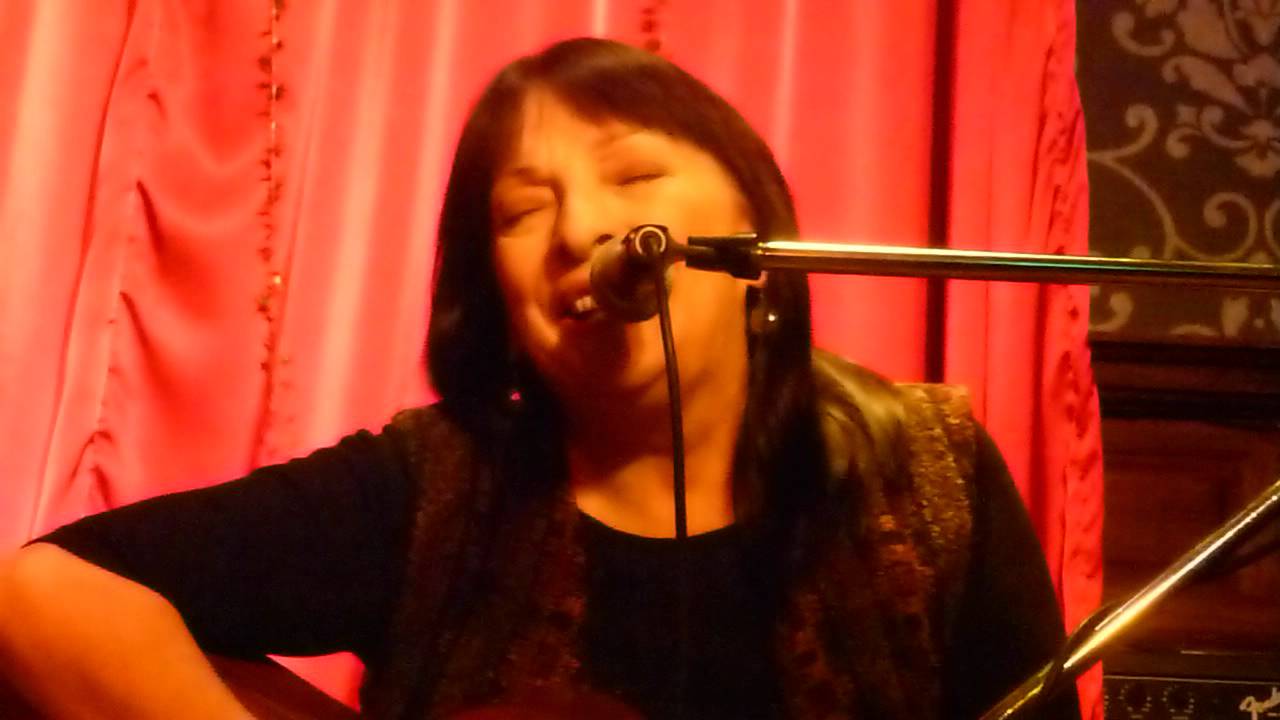 Nacha Roldan - Quisiera Amarte Menos 05/04/12