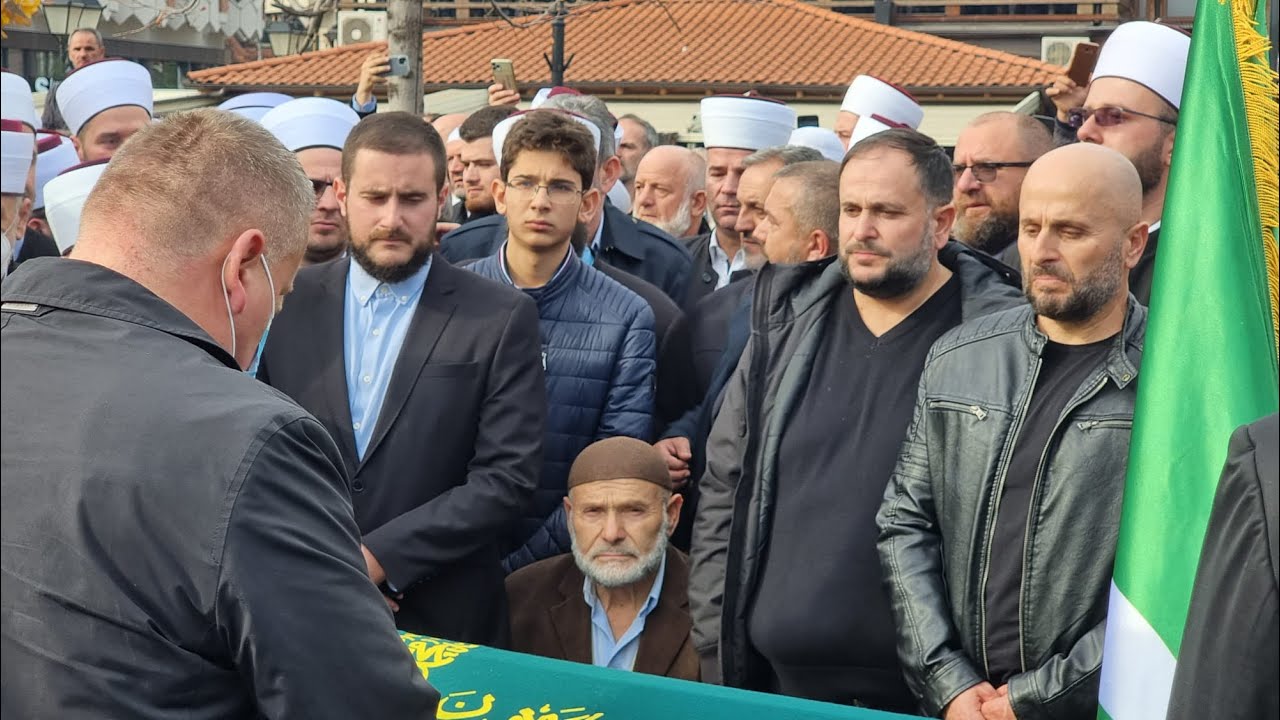 Nekoliko hiljada ljudi na Dženazi Muamera Zukorlića
