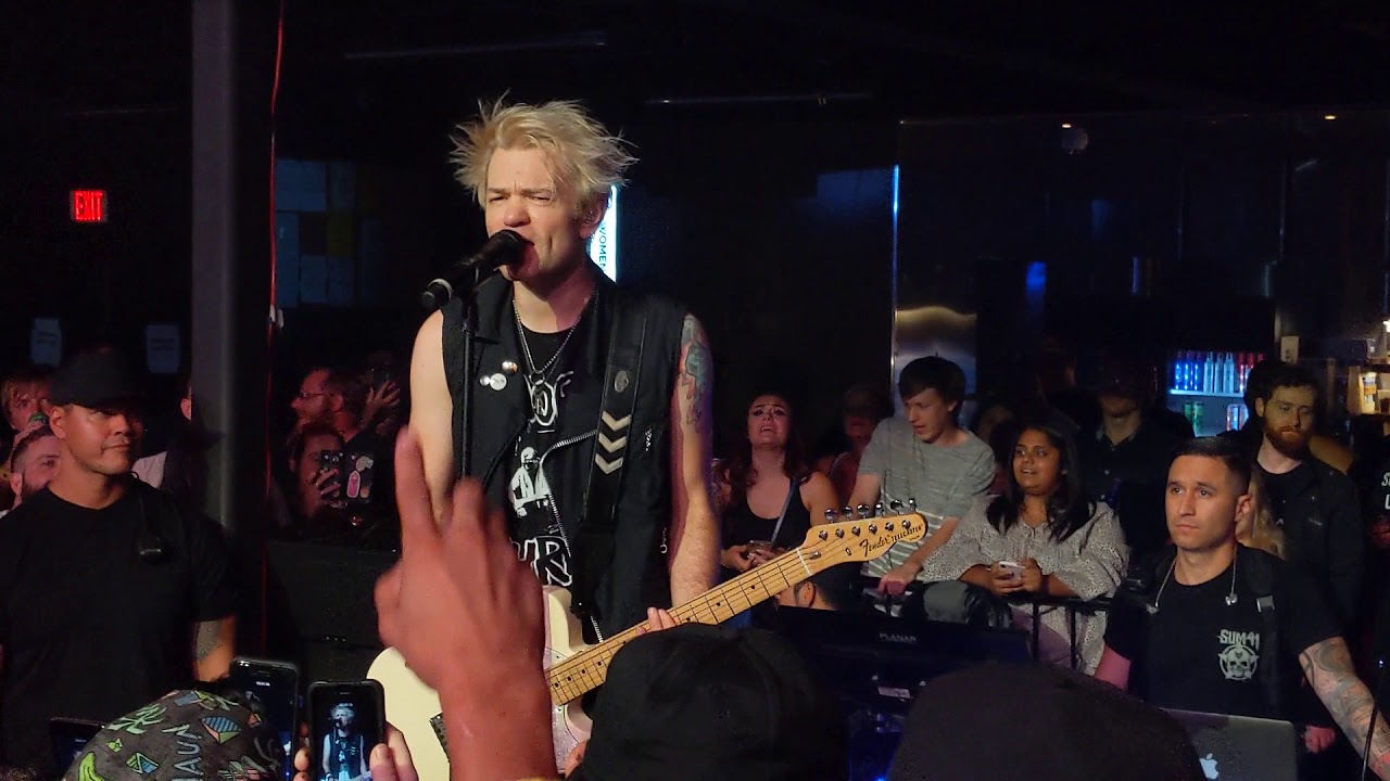 Sum 41 - Pieces (live Houston)
