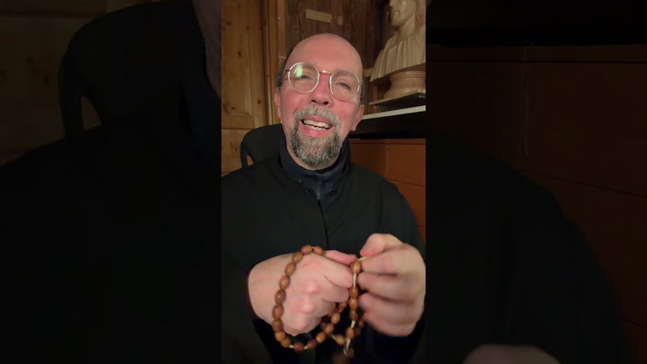 SANTO ROSARIO 🌹 preghiamo insieme una decina del rosario dal vivo ￼