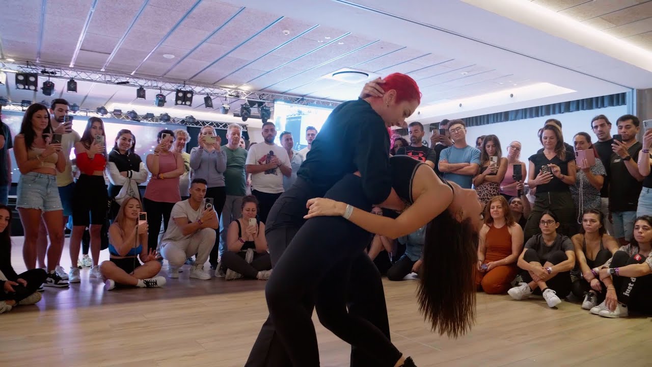 Pinto Picasso - Vanidad | Bachata Moderna 2.0 | Magda & Valeria