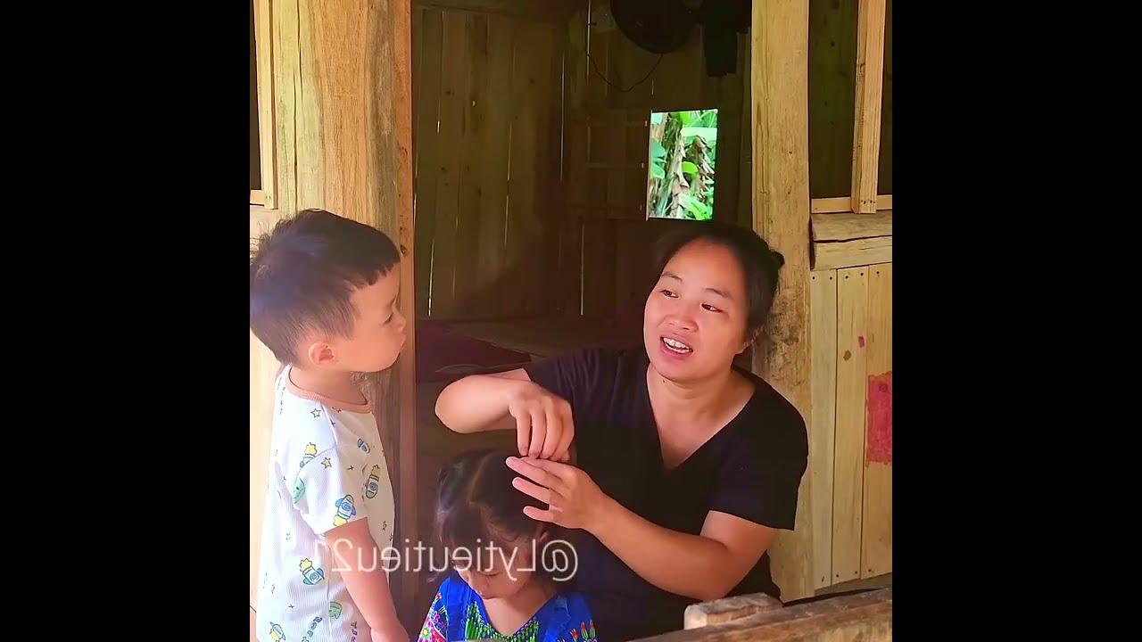 300 Ng&agrave;y H&agrave;nh Tr&igrave;nh của Mẹ Đơn Th&acirc;n X&acirc;y Dựng Ng&ocirc;i Nh&agrave; Tre Từ Đầu Đến Cuối