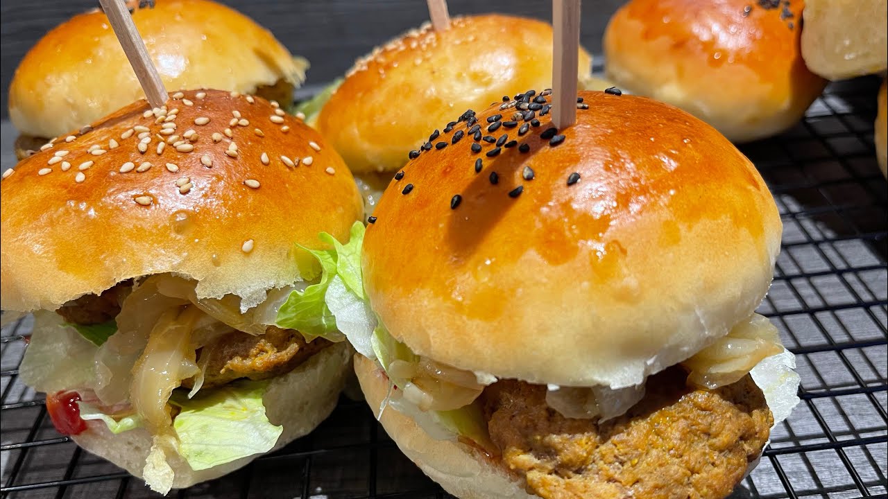Mini hamburger broodjes super zacht en gemakkelijk