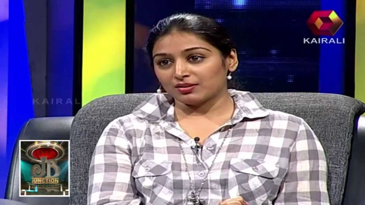 Actress Padmapriya responds to her mother's statement