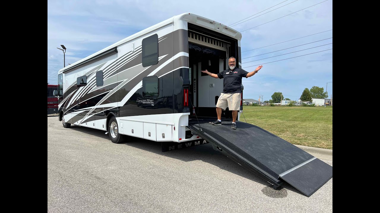 2024 Newmar Canyon Star 3947 (17N232003)