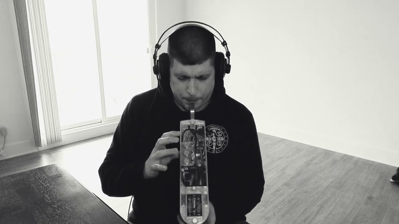 Berglund NuEVI Trumpet Improvisation - With Native Instruments Maschine MK3 Accompaniment.