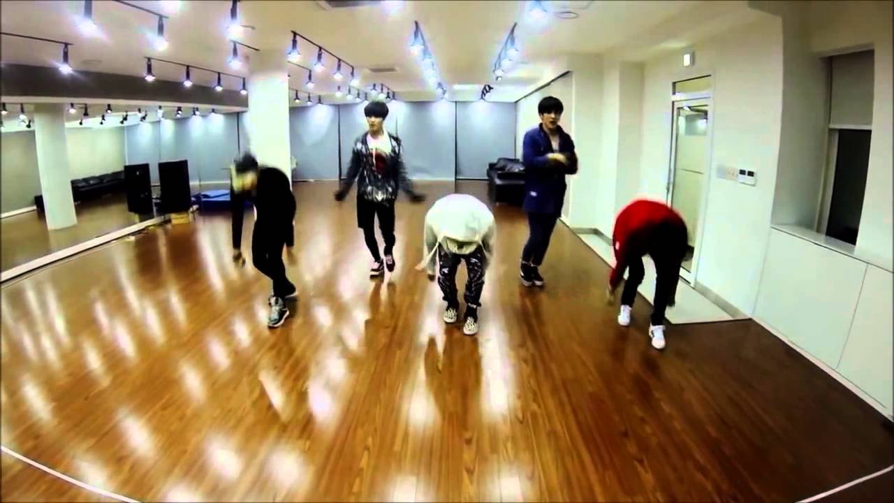 SHINee RANDOM DANCE CHALLENGE