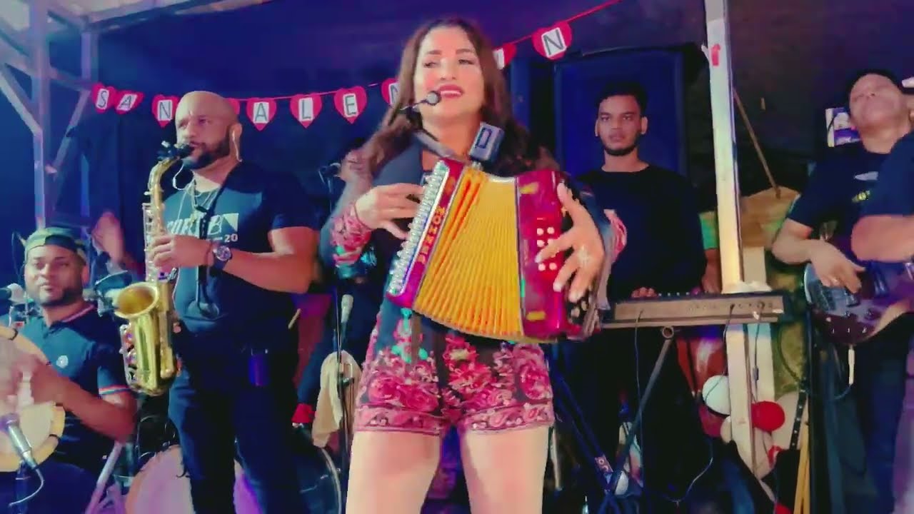 MARIA DIAZ - EL HOMBRE MAS DESGRACIADO (EN VIVO)