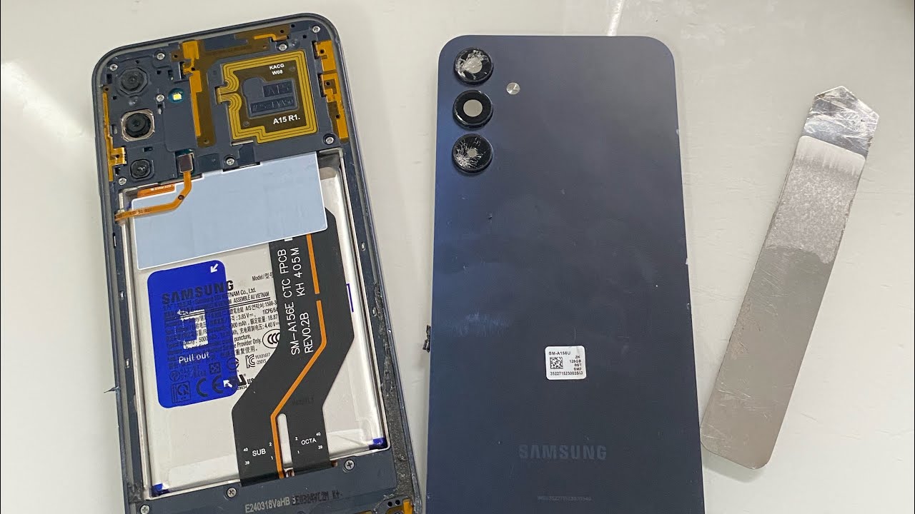Samsung Galaxy A15 как снять и поставить заднюю крышку разобрать