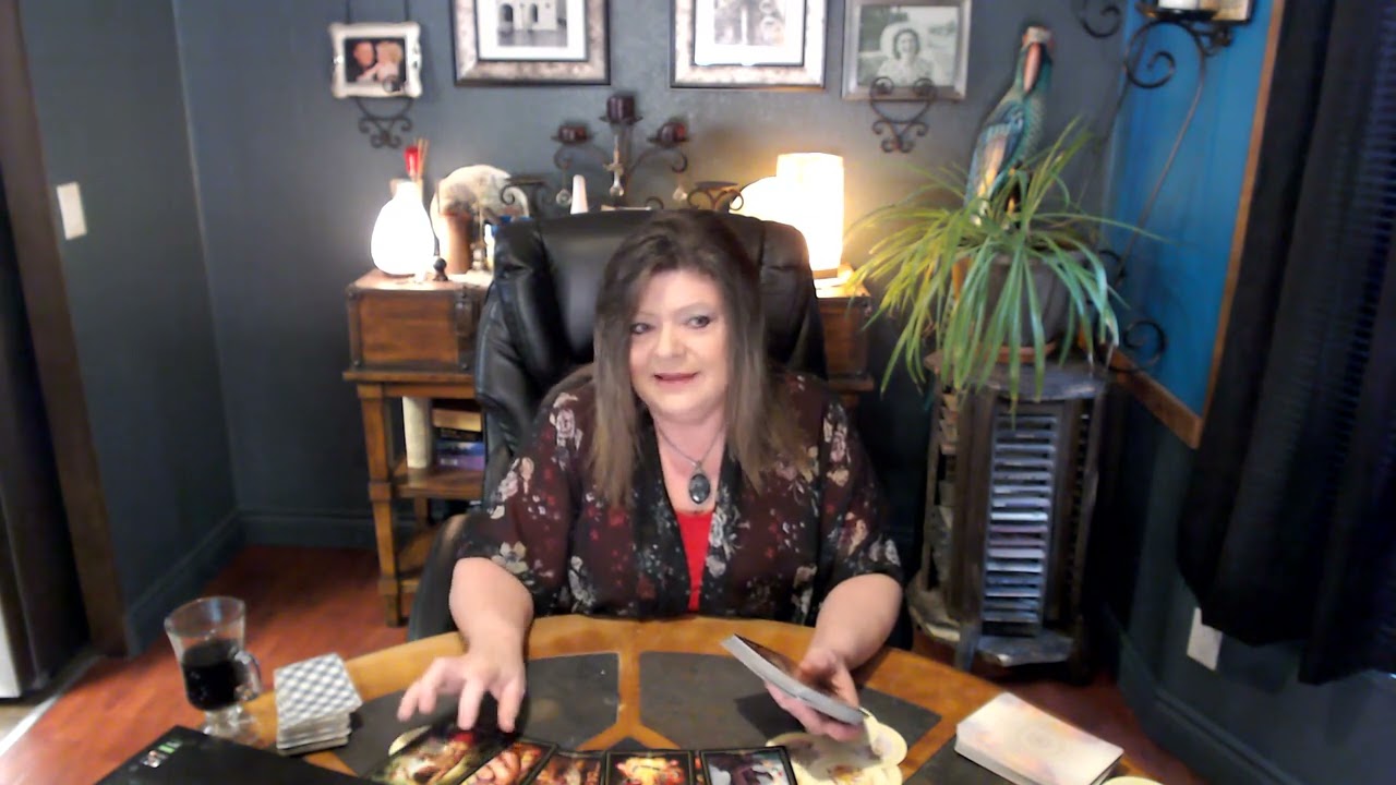 CAPRICORN MAR 15 WHOA! NEVER SEE SO MANY MONEY CARDS IN 1 READ! THE MONEY BOAT IS ON IT'S WAY.