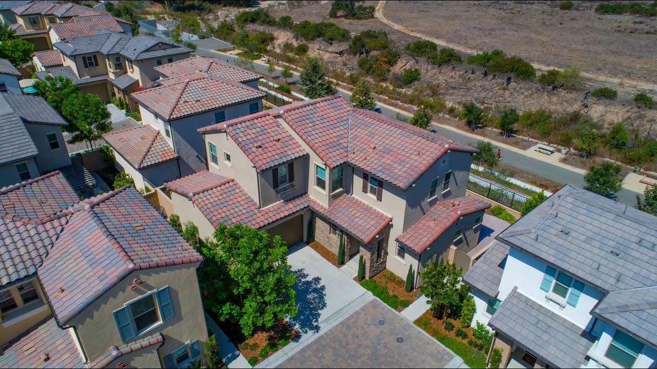 329 Laurel &bull; Baker Ranch
