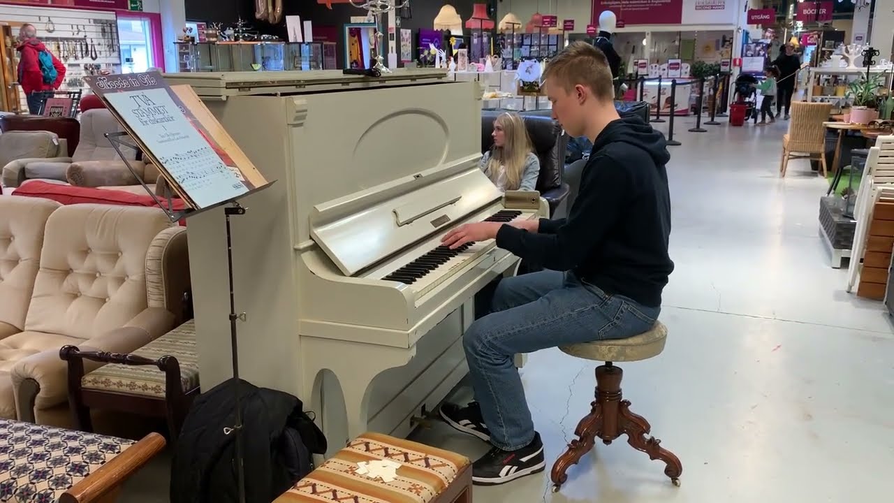 Peacherine Rag (Scott Joplin) played by me in public