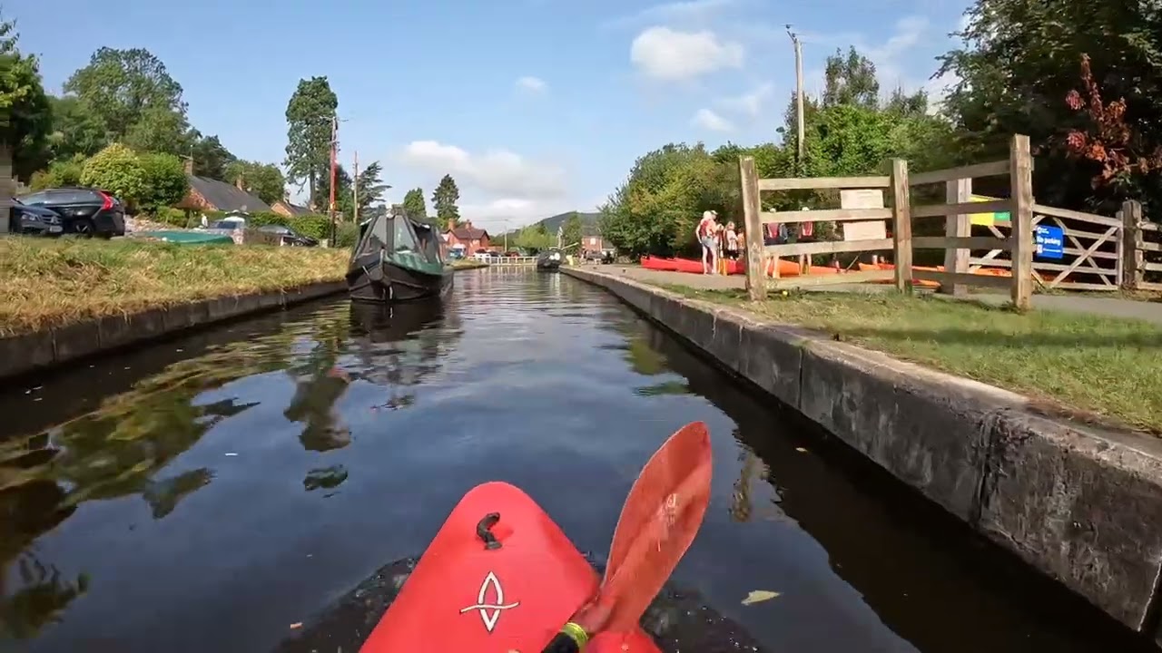 Paddling the Shropshire union canal 