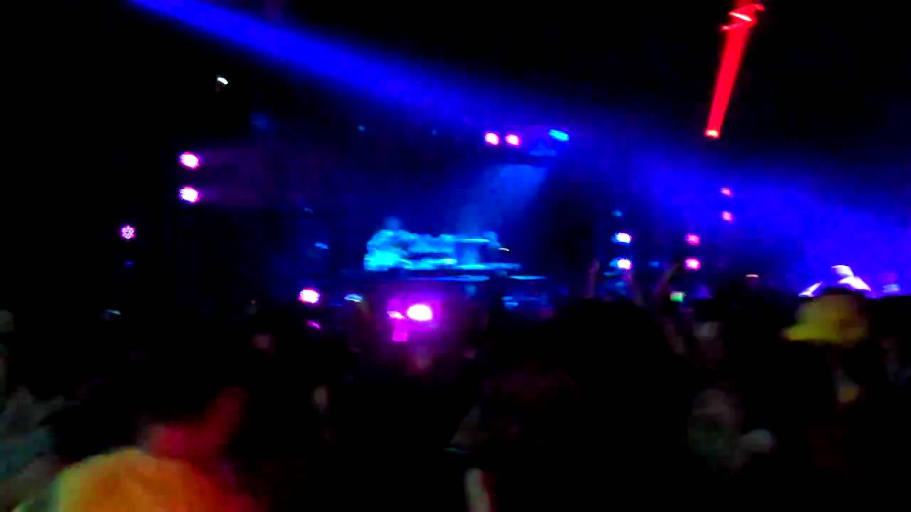 Jakwob @ Beyond Wonderland 2011: Gold Digger (High Contrast Remix)