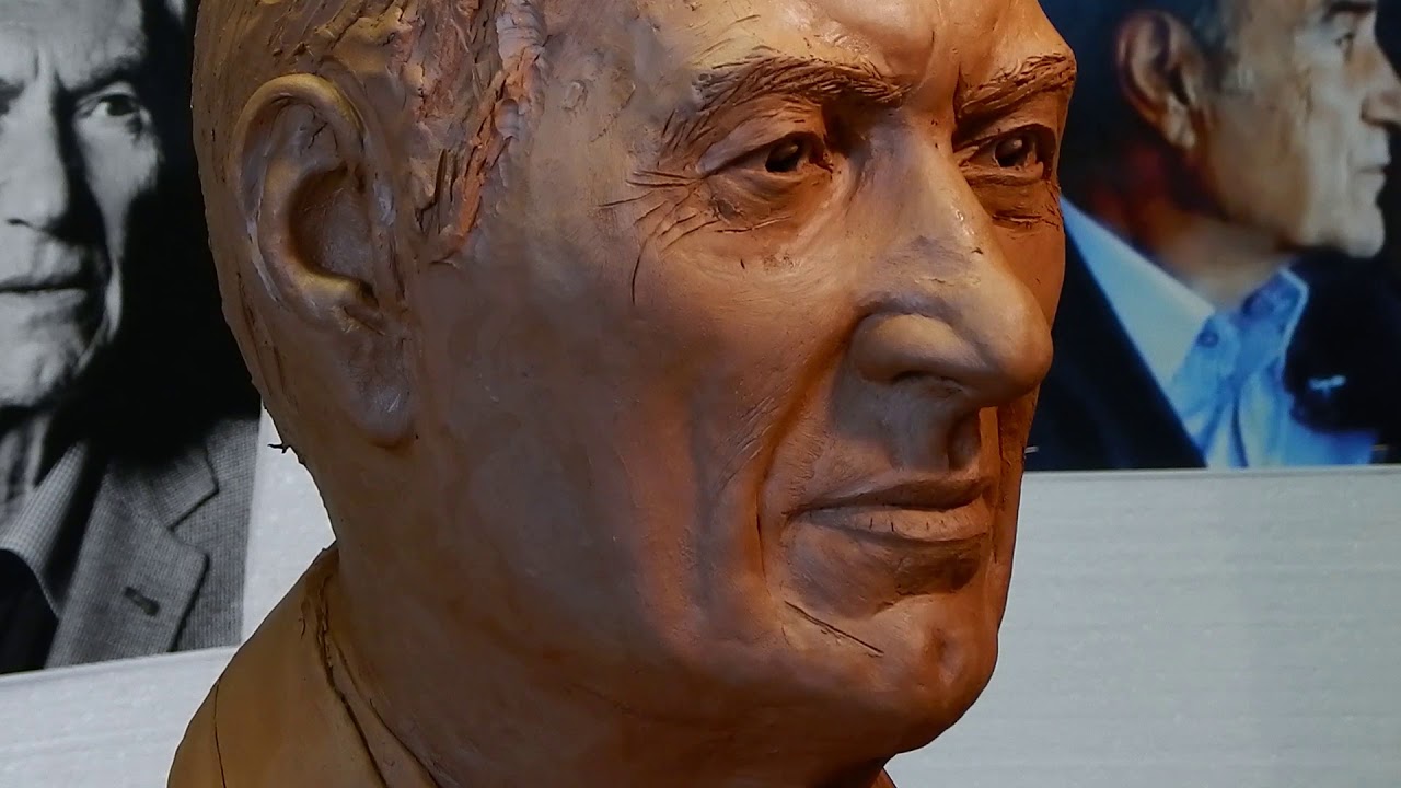 TUTORIAL Cómo MODELAR un BUSTO REALISTA en arcilla  (Bouana personaje mundo del cine cuarta parte)