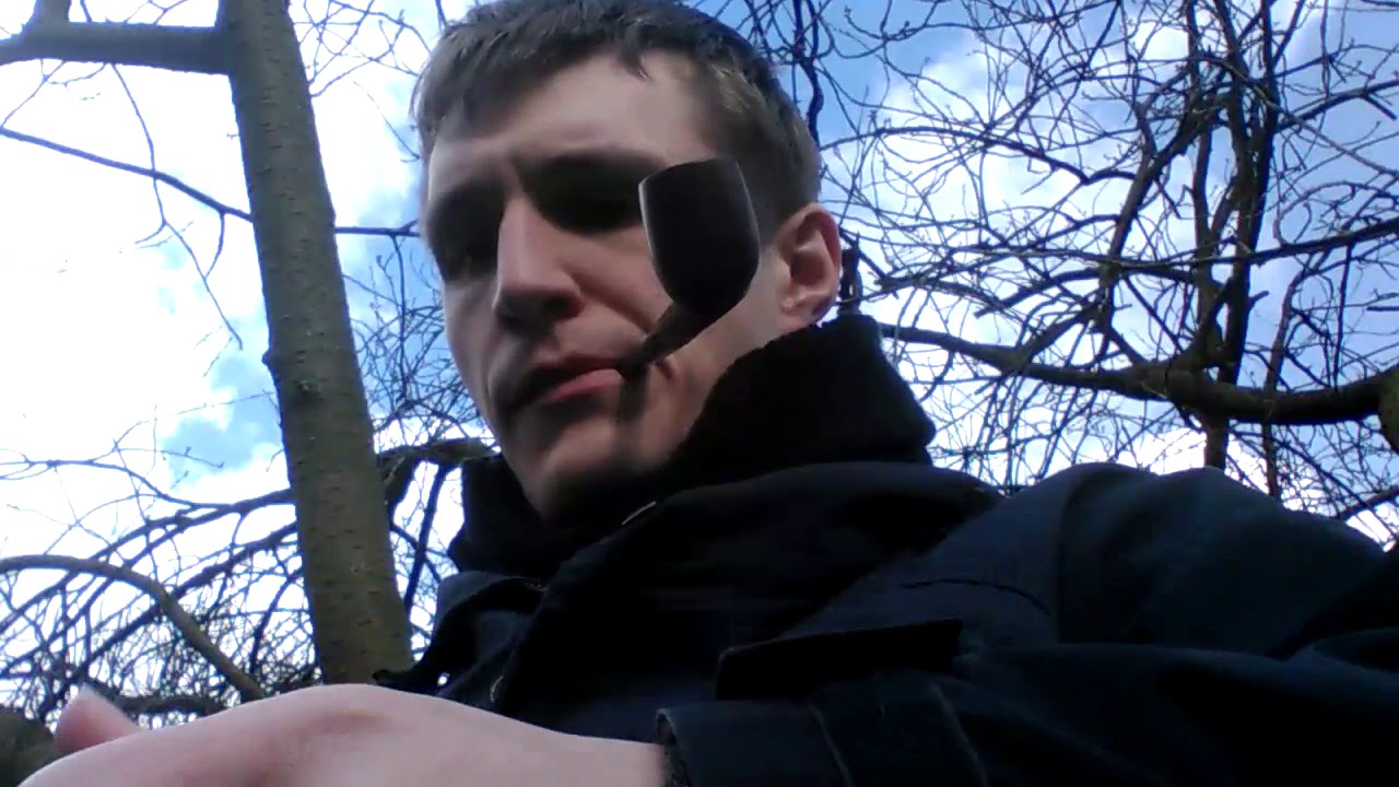 Samuel Gawith Perfection and some daffodils in the park
