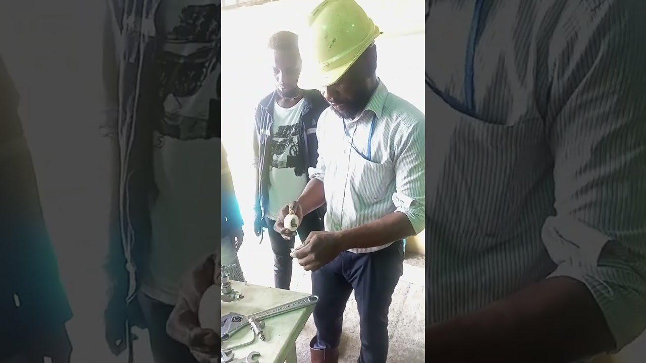 Dismantling and servicing of Enerpac pump