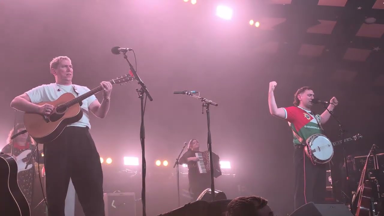 The Mary Wallopers - Glasgow, Barrowland Ballroom 20.12.2025 - The Merry Ploughboy - All For Me Grog