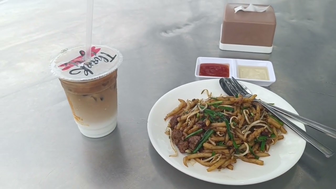 Road to the Otres Beach in Sihanoukville, Cambodia #otresbeach #sihanoukville #ddmemo