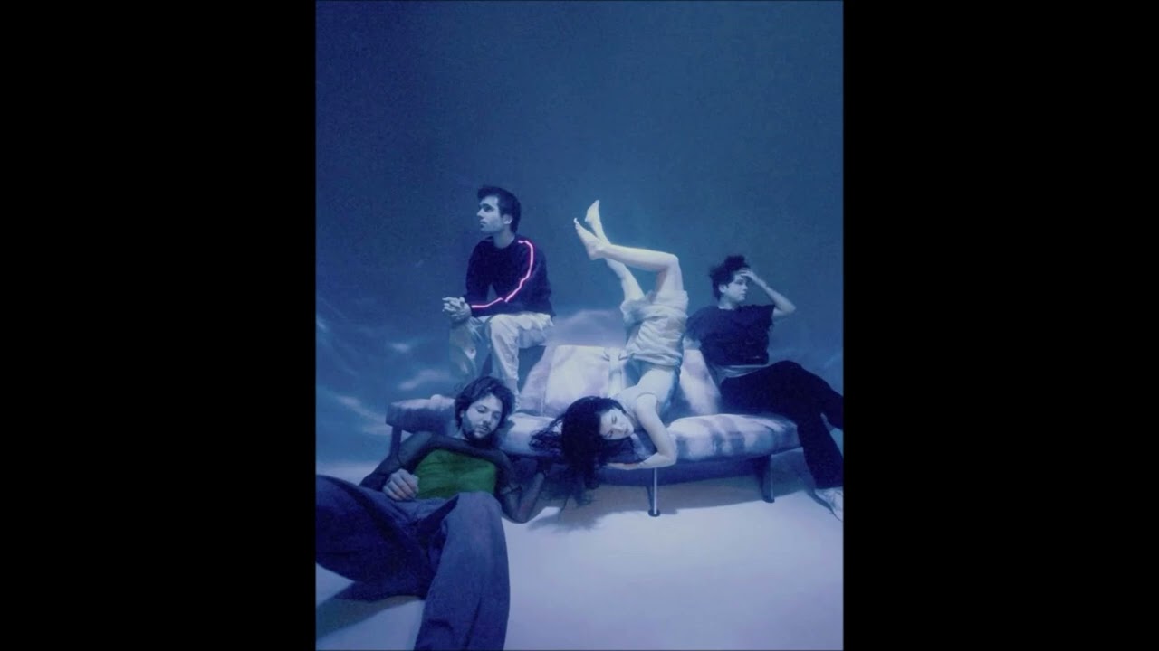 the mar&iacute;as - 'live forever' (oasis cover)