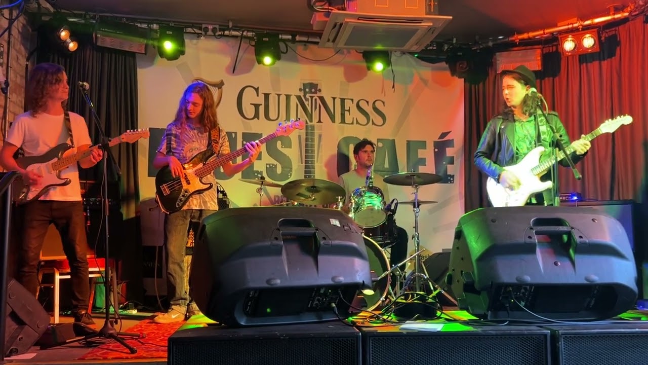 Chris Taplin Band  ...Walking Blues