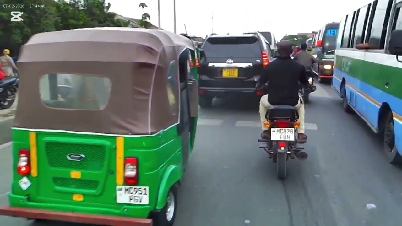 BARABARA ZETU ZIPO IANGALIE HII BUZA RD SIO KAMA YA MIAKA ILE YA 2000..