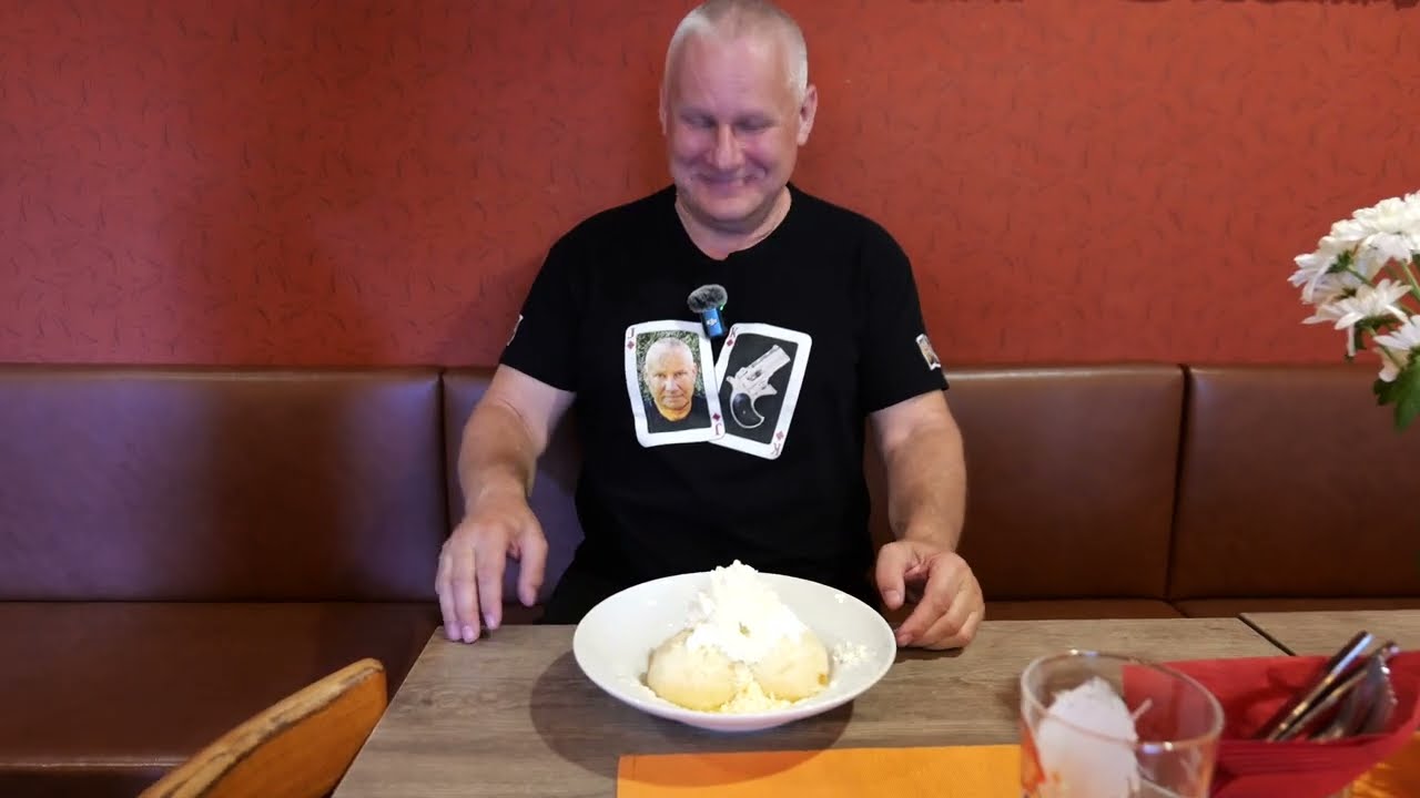 🍽️ BŮČEK & JAHODOVÉ KNEDLÍKY? U Bůčka to fakt umí! 🍓🐖