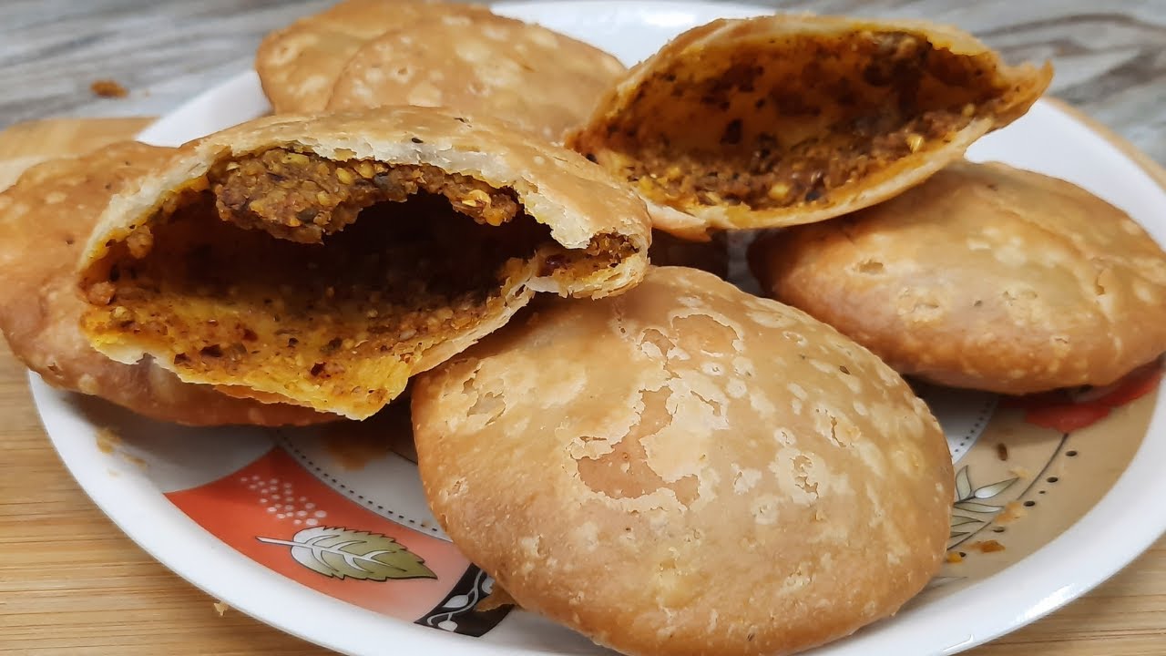 Moong Dal Kachori | हलवाई जेसी मूंग दाल की खस्ता कचरी | Crispy Moong Dal Ki Khasta Kachori Recipe