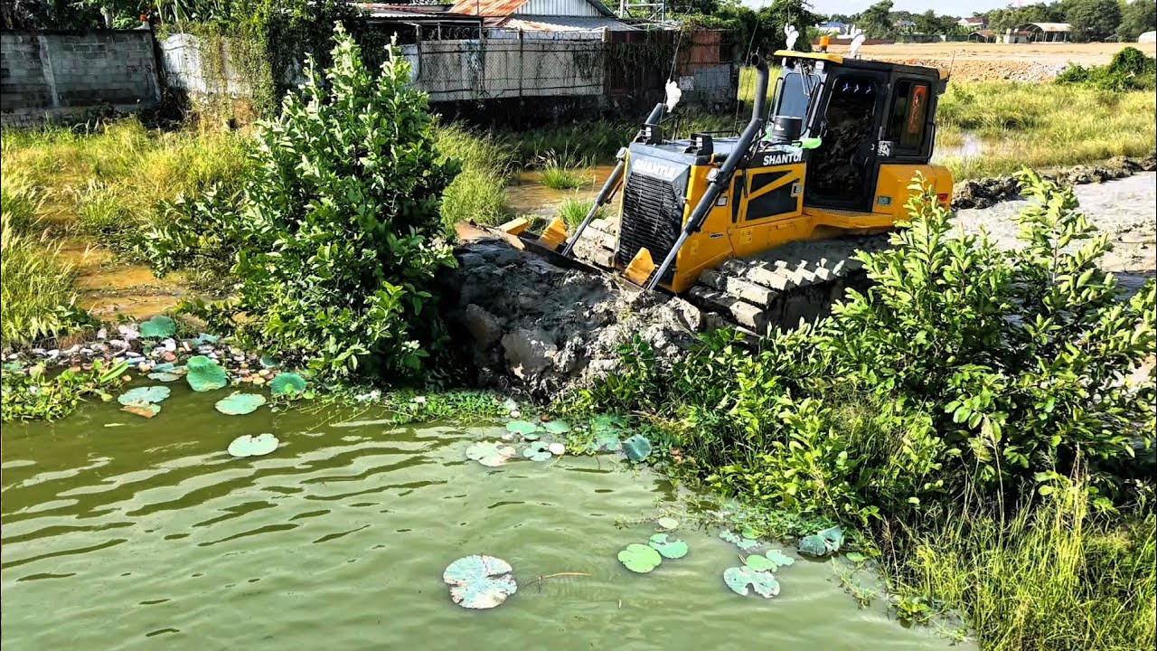 Dozer DH17C3 Filling The Gap The Perfect Project Using Large Pushes Stone Was Successfully Completed