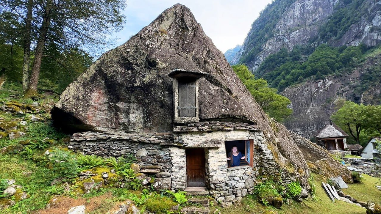 I Bought an Abandoned Tiny House. The Secrets of Sabbione: Switzerland Unbelievable Medieval Journey